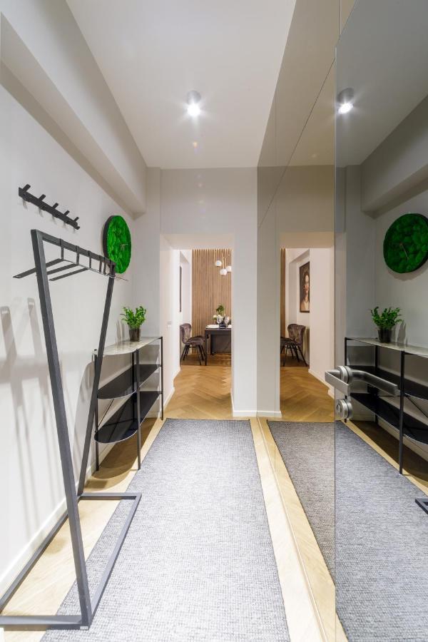 Old Town Apartment L Self Check In ヴィリニュス エクステリア 写真